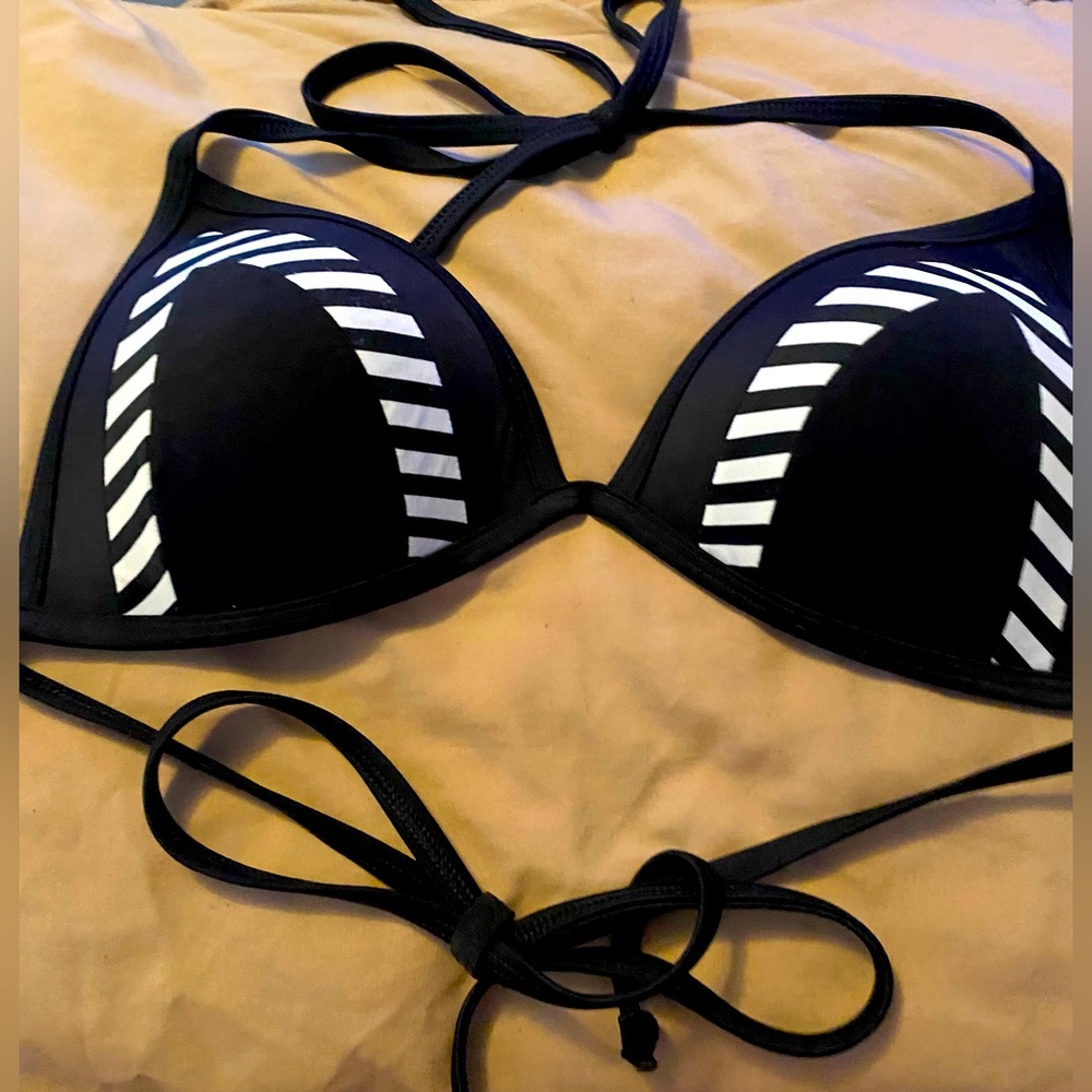 Pink/Victoria’s Secret Bikini top Sz Medium